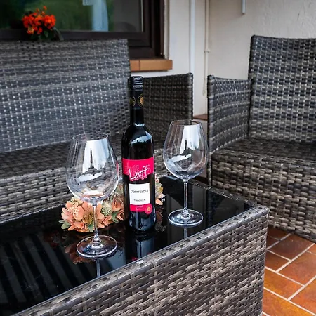 Serene By The Moselle * Nehren