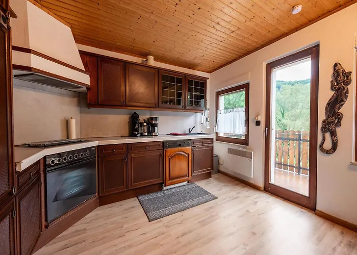 Serene By The Moselle Casa de Férias *